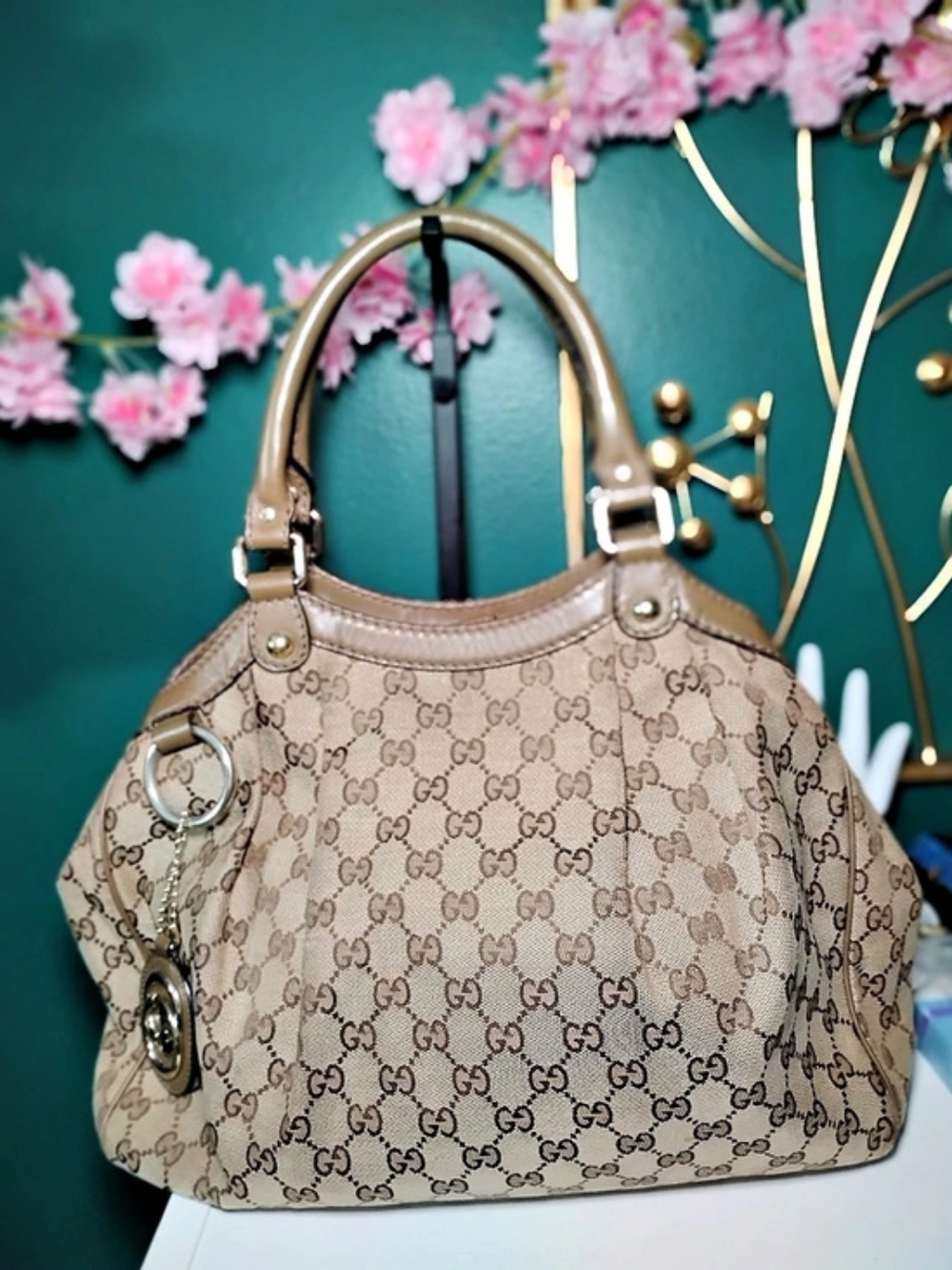 Gucci Sukey Medium Tote Bag in Brown & Beige